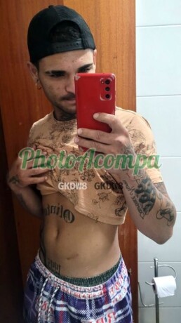 olinto-mineirinho-super-simptico-tatuado-e-safado-big-0