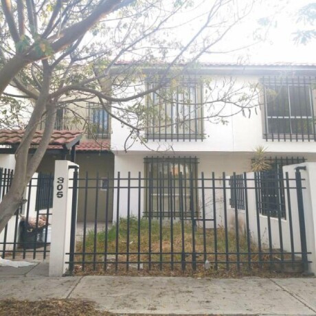 casa-en-venta-en-privada-porto-real-en-celaya-clasf-deportes-y-nautica-big-0