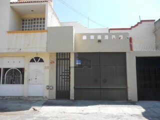 Casa en venta en morelia en fracc. los laureles en Morelia | Clasf formacion-y-libros