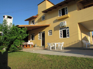 Casa de temporada em Praia de Ponta das Canas, Florianópolis Santa Catarina. Linda Casa em Ponta das Canas