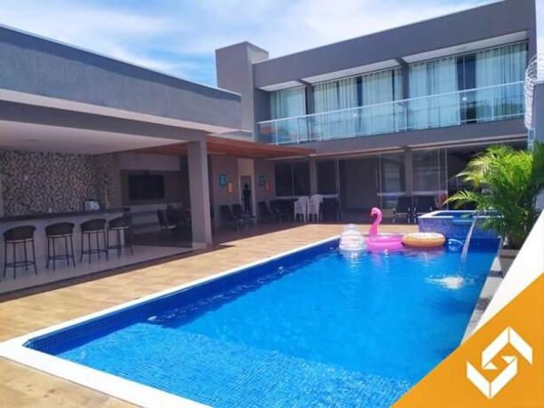 casa-de-temporada-em-itaguai-2-caldas-novas-goias-maravilhoso-sobrado-com-3-suites-piscina-ofuro-e-uma-otima-localizacao-big-0