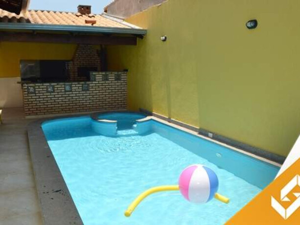 casa-de-temporada-em-condominio-walta-marques-2-caldas-novas-goias-linda-casa-com-3-quartos-e-piscina-em-condominio-big-0